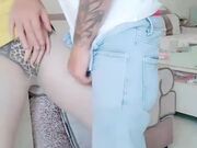 攻略嫂子 鸡儿硬邦邦 完全忍不了呀 直接强推不客气 按在沙发上狂艹不止