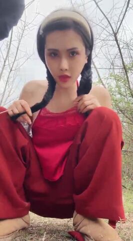 松紫大大村长和小媳妇野外调情