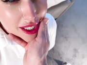 他付了500美元给一个女仆 让她完全服从我 并操她的屁股和嘴巴最后全部射给骚逼