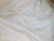 灌醉下藥玩弄黑森林妹子淫水一直噴