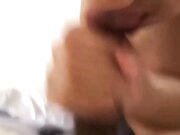 瘦瘦的小女友先仔细把鸡巴舔干净顺便润滑一下然后急不可耐坐上来剧烈摇晃