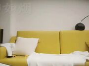 要不要试试3个人一起来妹子听到要3P吓吸凉气我没有那么嗨脱掉裤子就闻妹子