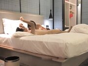 深夜场约了个高颜值大长腿嗲嗲妹子 蹲着口交舔弄上位骑乘侧入抽插猛操