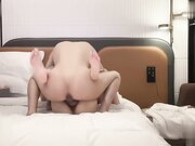 苗条妹子，屁股很翘被我顶的都不会叫了，有符文加持也没用照样干哭