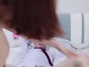 短发气质女神 豹纹开裆内裤 翘起屁股灌肠 自己抹口水骑乘位 震动棒拉珠