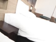 与年轻可爱辣妹在出差地同住一室外遇2