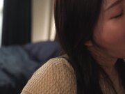 在甜言蜜语的诱惑下 我沉溺于人妻的缠绵1