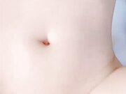 罕见无毛一线天满天穴 柔软奶子粉嫩小妞 假屌伺候再操逼 正入抽插奶子直晃