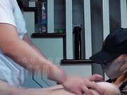 连体丝袜性爱记录性感身材猛烈抽插撕袜！