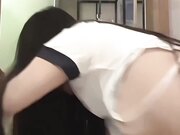 潜规则18岁处女艺考生半决赛前一夜来到我房间要求破处