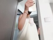 甜美网红博主在激情中彻底释放，被狂野地征服并内射，那份强烈的少女魅力让人着迷。她身着诱人白丝袜和网格短裙，反差