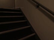 跟踪瑜伽裤骚货趁她在洗澡直接冲进浴室爆操抽插