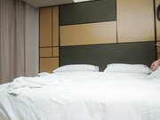 身材高挑被大鸡吧操的受不了两人边插边吵架要求退钱