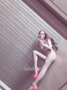 长腿花背的社会女孩不雅视频