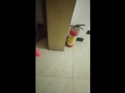 短发很有气质的纹身妹开直播赚外快