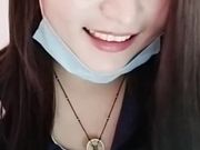 漂亮萌妹子学生制服漏奶漏逼尿尿