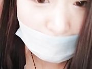 漂亮萌妹子学生制服漏奶漏逼尿尿