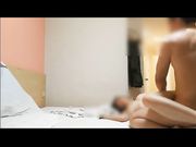 出租屋猛操大奶网友 叫床声让隔壁的都来敲门了