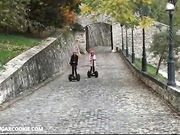 华裔姐妹花给洋干爹锥形包皮鸡巴草