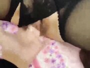 乱伦嫂子 床上干喷三次 趁嫂子没防备插入她的菊花