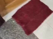 嫂子趁大哥不在家 偷偷叫我来找她 寂寞的嫂子看来只有我才能安慰她