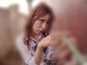 爆乳J系辣妹的露臀内裤走光1