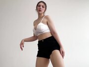 我的继妹在排软期间勾引了我没有防备的全部射进骚逼里