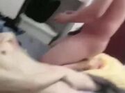 20岁的大二女生接住舅舅家被舅舅醉酒操了