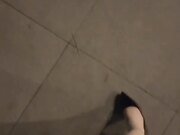 公共厕所勾引路人操逼粉嫩大鲍鱼涂满精液酱汁