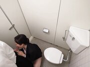 与全校最古板刻板的女老师一同上演着 公开暴露 的戏码1