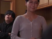 沉迷母亲内裤无法自拔1