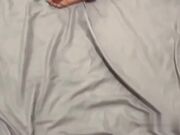 母子乱伦新年聚会爸妈醉酒回家不料儿子蓄谋已久趁着老爸喝醉竞在他面前强上亲妈