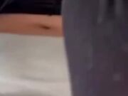 乱伦丈母娘 趁着老婆出门 狗爬式调教丈母娘还把她操高潮了