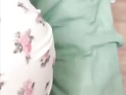姐弟乱伦姐姐已经撅好淫荡骚逼等待插入 要求亲弟吸舔骚穴后直接内射淫穴