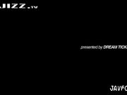 办公室干老板的黑丝小蜜 还叫同事一起上 颜射她一脸