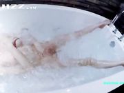 前凸后翘极品女神浴缸作战最喜欢了