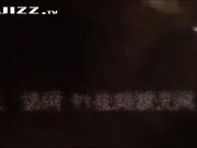 露脸3P一个插嘴一个插逼 对白是亮点 你怎么不带套 你有病啊