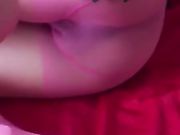 粉色丝袜浪嫂子家中自慰拍视频被我看到了