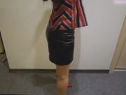 混血大眼小美女成熟风红色条纹西装故作成熟的打扮真是让人欲罢不能