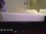 高价约艺校高颜值乖巧小美女特意穿上丝袜T裤肏爆插干的叫哥哥