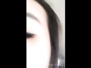 高颜值户外女主播滴滴打车上后排座椅直播露奶 下车后随便找个地方抠逼尿尿