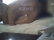 长龙铁哥酒店约炮身材苗条的良家美少妇720P完整版