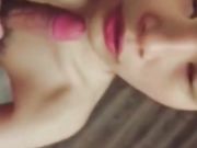 性感美骚少妇弄坏酒店蓬头 水电工来修理 故意脱落浴巾勾引求操 无套疯狂爆插 淫叫好爽 完美露脸 高清完整版