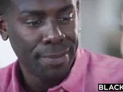 18岁的极品美少女与巨根黑大吊