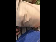 女主播按观众要求把会所健身教练勾引到附近公园口爆啪啪这教练吃奶的样子真猥琐