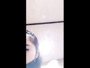 非常屌的一对男女在商场厕所里直播啪啪这厕所还真豪华像办公室