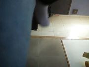 城中村嫖妓之站在巷口打扮的挺时髦的短裙妹子估计没干多久逼逼挺紧