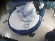 精品特色酒店情趣房偷拍猥琐卷毛哥后射呻吟很大好身材女友