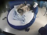 精品特色酒店情趣房偷拍猥琐卷毛哥后射呻吟很大好身材女友