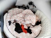 气质性感的白领美女被男友带到酒店后要啪啪 美女不愿意被男的强行一件件脱掉衣服,抠到快高潮时才狠狠操